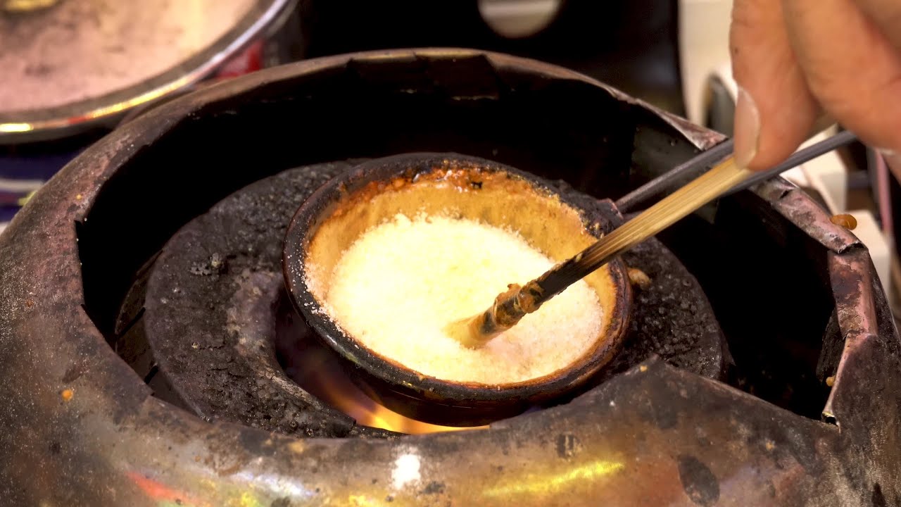 Korean Street Food Old Fashioned Sugar Candy Dalgona Daehangno Hyehwa Station YouTube