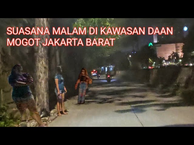 suasana tengah malam di kawasan jalan Daan Mogot Jakarta barat class=