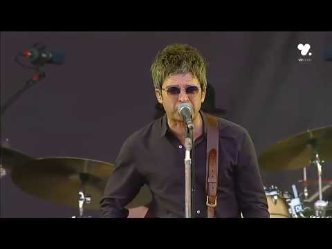 Noel Gallagher - In The Heat of the Moment (Lollapalooza Festival 2016 Chile)
