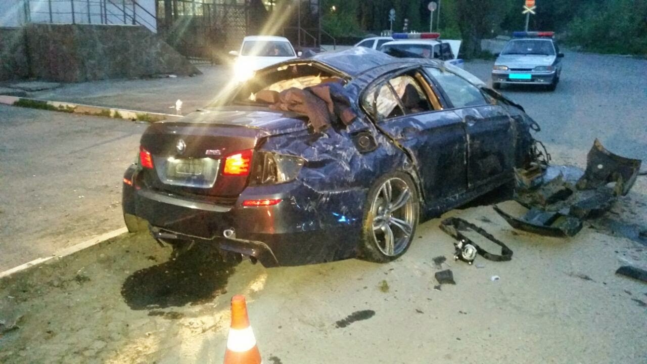 разбитая м5 ф90