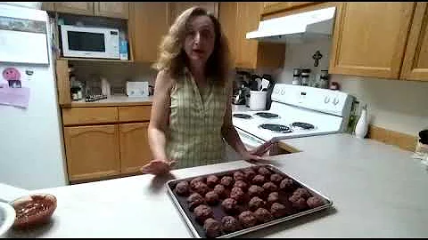 How to Make Meatballs in minutes with Maria Magnus...
