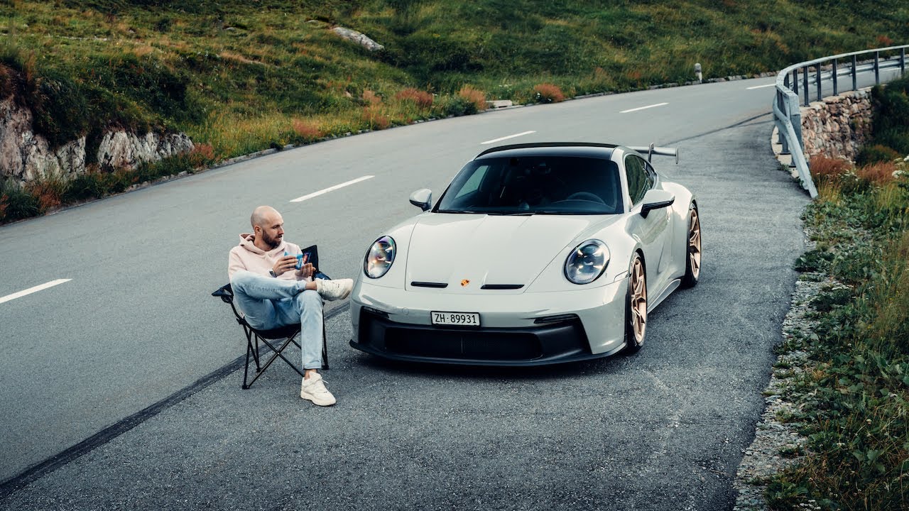 ⁣Living With The Porsche 992 GT3