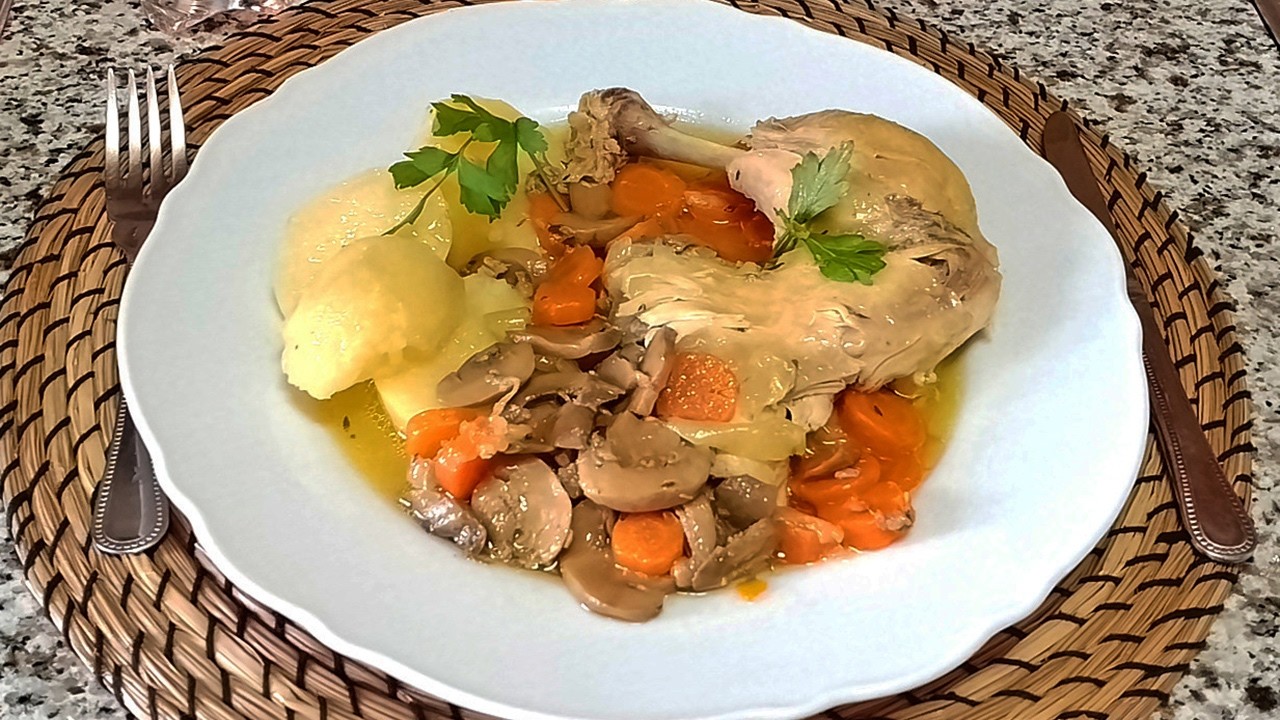 ✨✨ Muslos de Pollo con Zanahorias y Champiñones || Chicken Thighs with Carrots and Mushrooms✨✨
