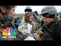 Watch: Ukrainian Territorial Defense Members Wed On Defense Line In Kyiv