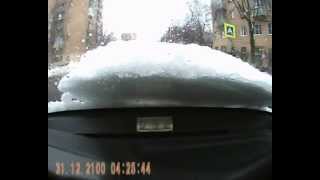 Лавина с крыши автомобиля