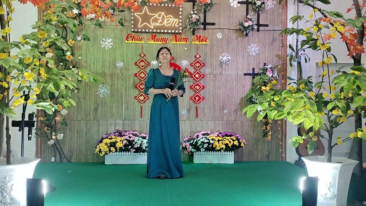 NỖI BUỒN HOA PHƯỢNG / CHỊ HUY