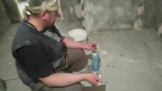 Нанесение бетоноконтакта на стены и потолки