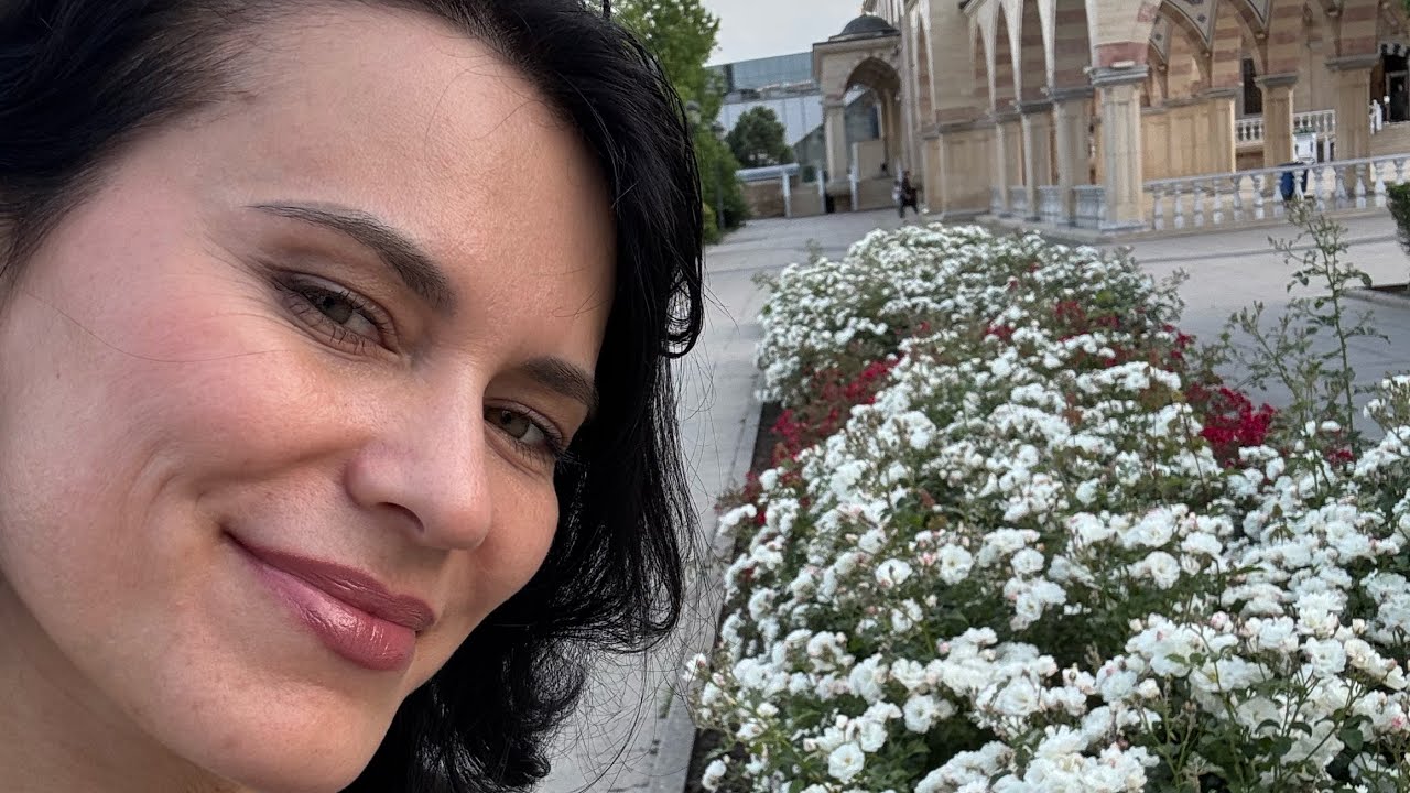 Вернулась через 30 лет, после Войны на Родину😪