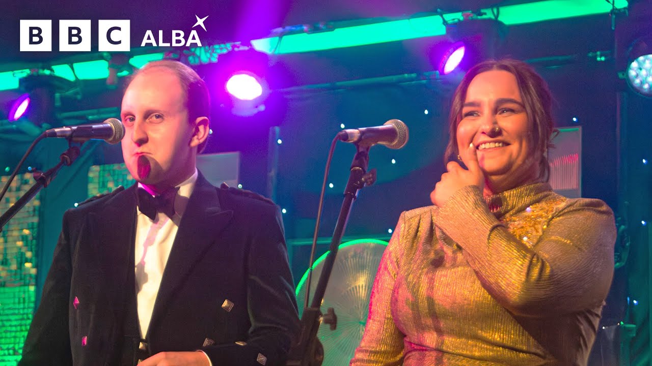 Sgioba CNBU le Ceud Fàilt' Air Gach Neach  - Cèilidh na Bliadhn’ Ùire 2025 | BBC ALBA