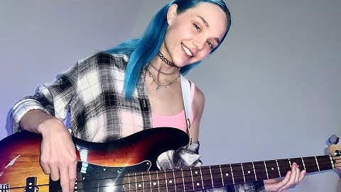 FIRST time changing my bass strings -        (BLACK BEAUTIES)