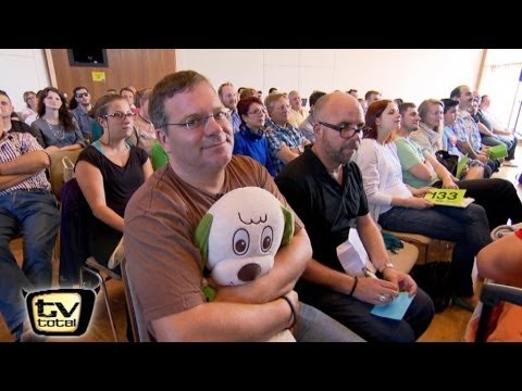 Update Elton auf der Jagd nach Flughafen Koffern! - TV total