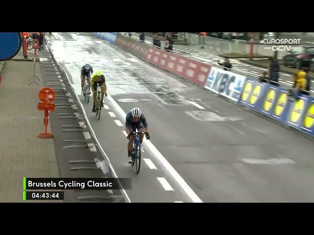 Taco van der Hoorn INSANE victory on the Brussels Cycling Classic class=