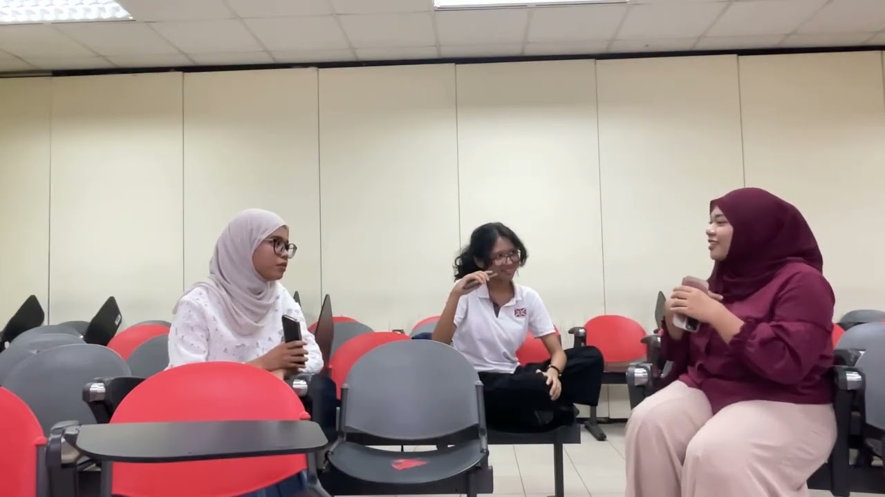 English Podcast "Fast Fashion : The Price Behind the Trend"