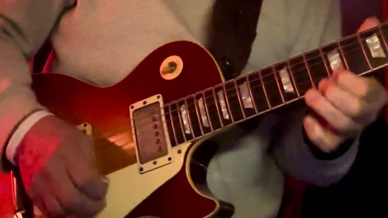 My Old Les Paul ￼… it’s so heavy,, it also weighs a lot too… 
