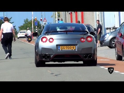 (MODIFIED) Nissan GT-R's Accelerating! LOUD Exhaust Sounds!