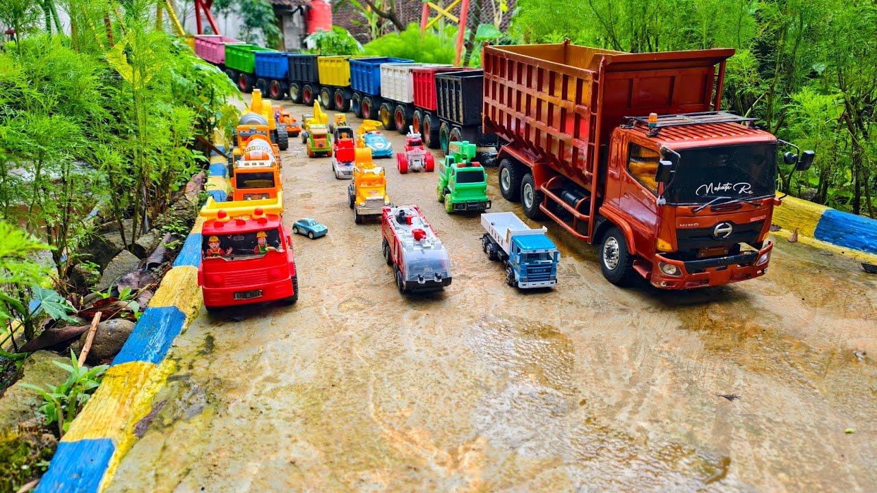 WOW !!! Mobil Truk Tronton Panjang Bongkar Mobil Mobilan Truk Mixer, Truk Pasir, Ambulan 