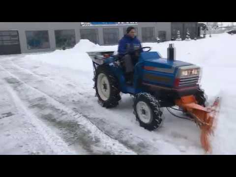 Видео: Мини трактор за почистване на сняг: Как да изберем малък трактор за снегопочистване с лопата за сняг? Характеристики на помощните модели за снегопочистване