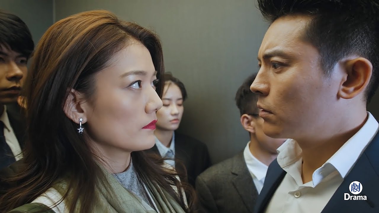 【最新電影】美女總監被楞頭青撞到，當場教訓他，一开会懵了：楞頭青竟是總裁！