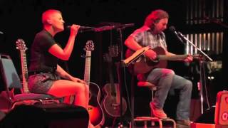 Eddie Vedder w/Natalie Maines - Golden State - WM3 Rally (August 28, 2010)