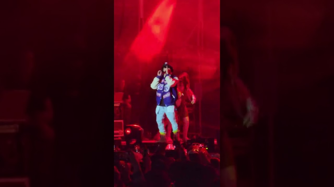Fanática Sensual Chencho Corleone en Coca Cola Flow Fest Monterrey México 🇲🇽