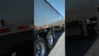 Sharp Pete 379 With Mac Trailer looking sharp