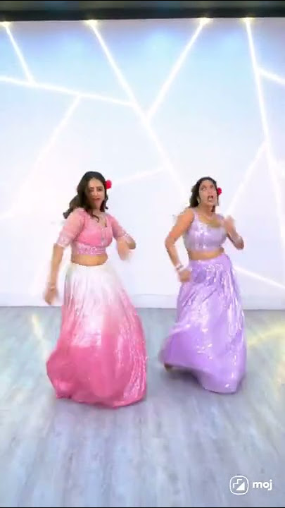 Radha Teri Chunari Dance Cover - SOTY by Mithali Shetty ft Dancamaze