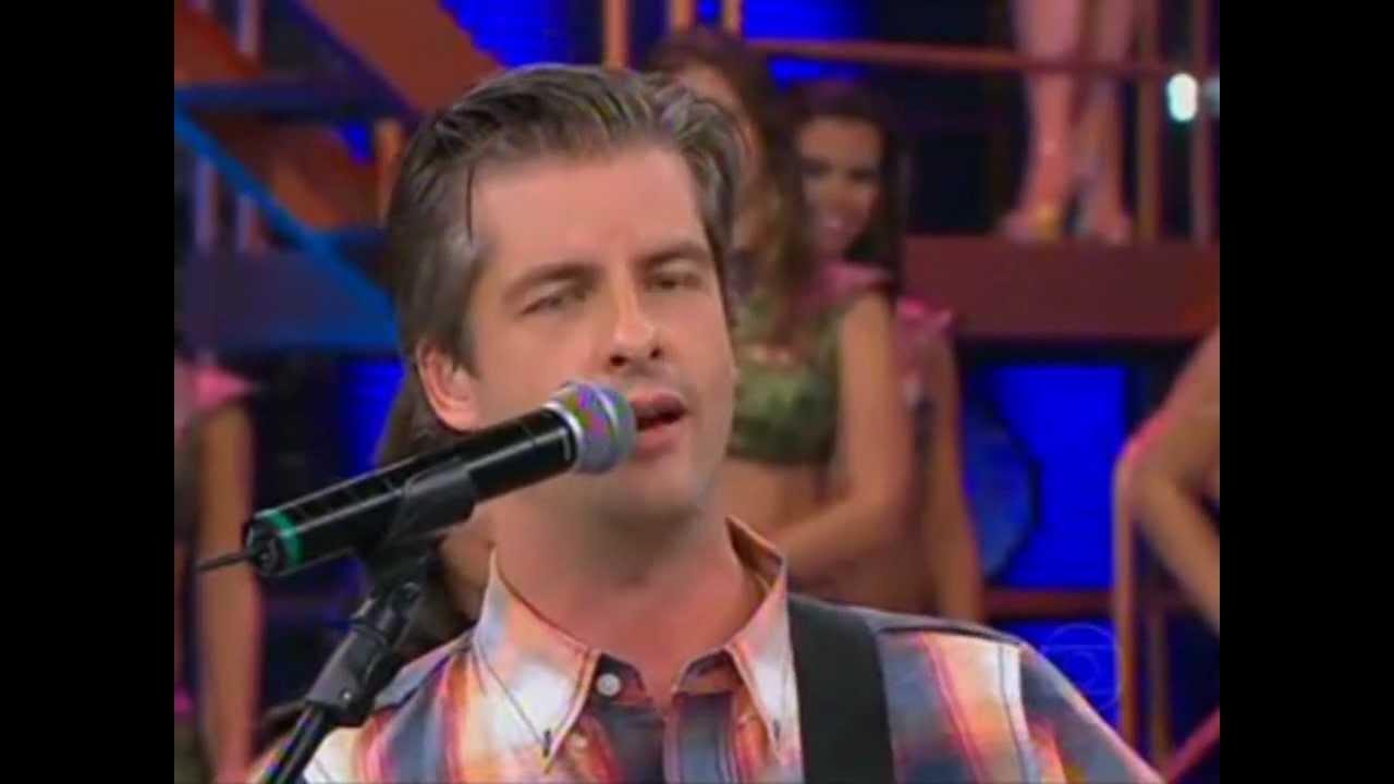 Victor e Leo no Domingão do Faustão 23/10/11 - (Parte 1/2)