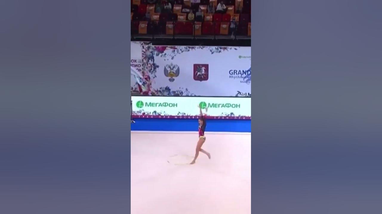 Арина Аверина обруч