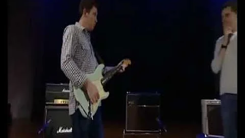 Fender vs Marshall vs Vox (Guitar Amplifiers)