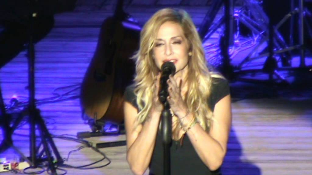 Anna Vissi - Μην τον ρωτάς τον ουρανό (Unplugged Λευκωσία 2011)