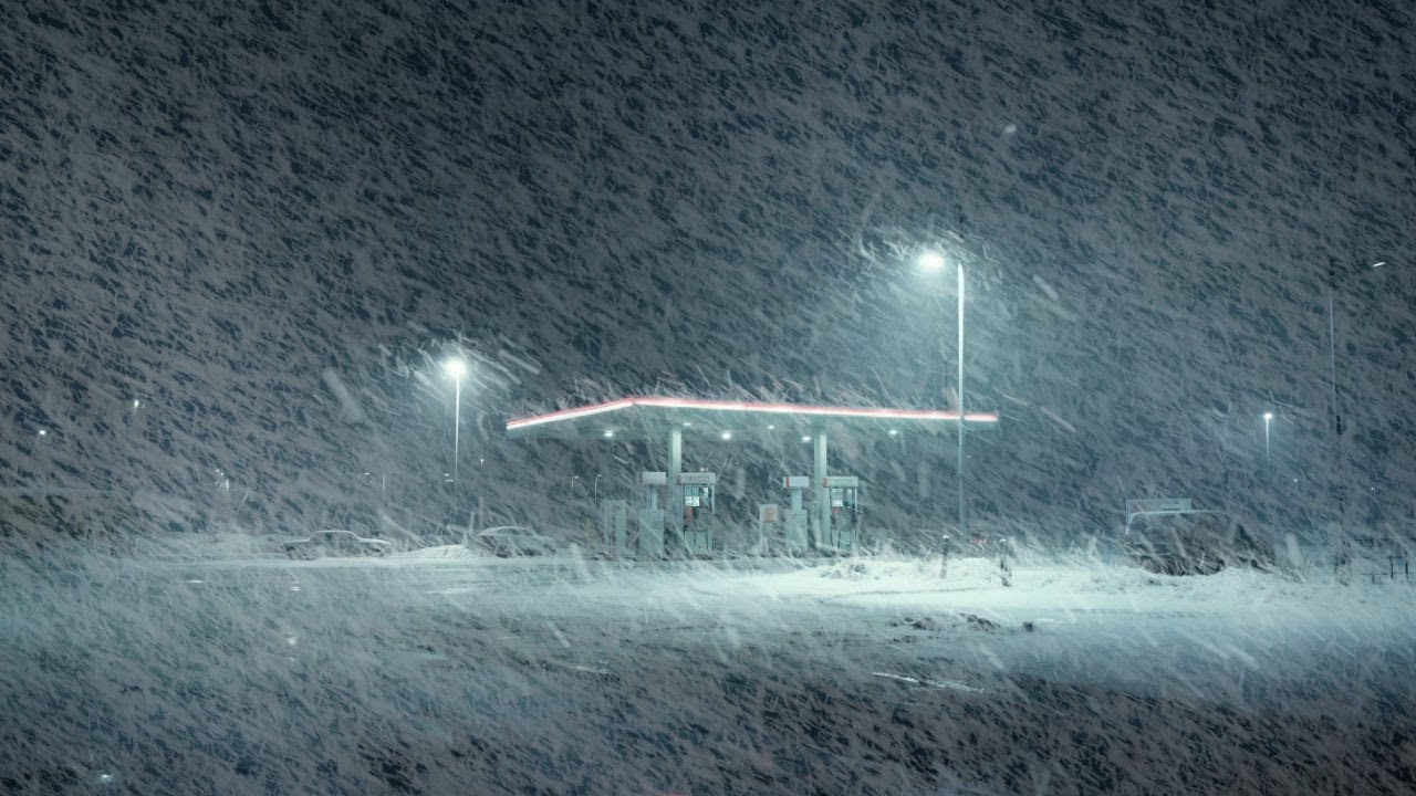 Snowstorm in the old wooden house - Blizzard sound while sleeping - Howling wind and blowing snow