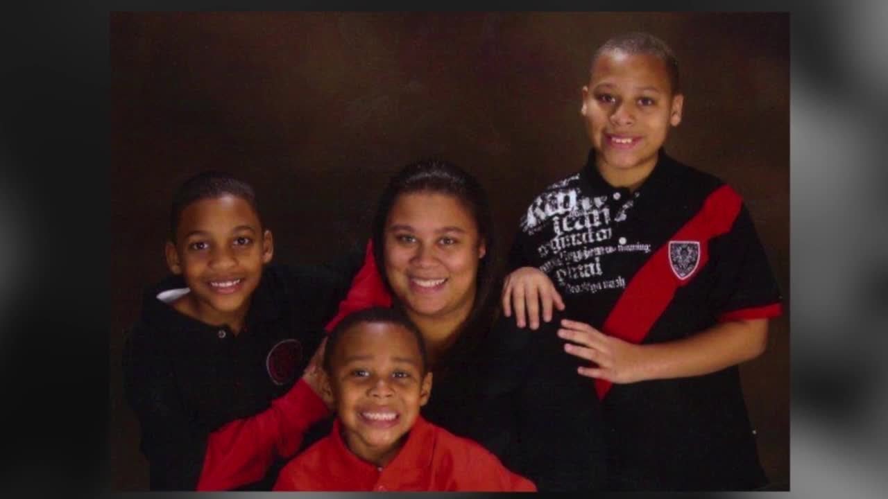 This mom of 3 died of breast cancer. Now her mother is on a mission.