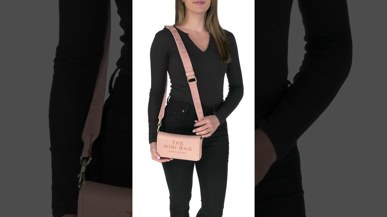 【関税込み】Marc Jacobs ブラウン 'The Leather Mini' バッグ Marc Jacobs The Leather Mini Crossbody Bag | Neutrals | FARFETCH
