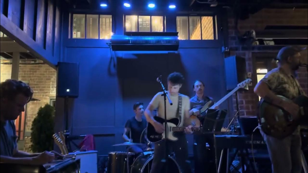 Danny & The Hecks (ft. Ryne Watts) - Taking My Time Danny & The Hecks (ft. Ryne Watts) - Taking My Time