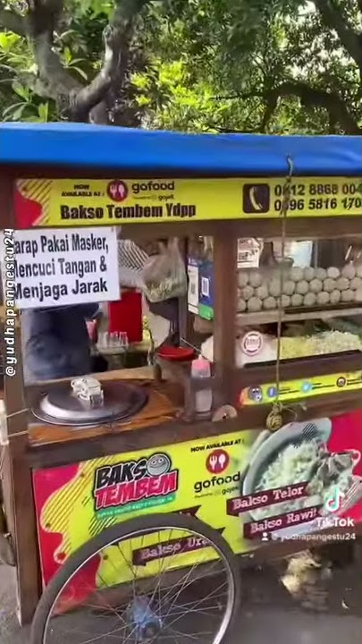 BAKSO TEMBEM PAKAI LONTONG ENAK BANGET SIH