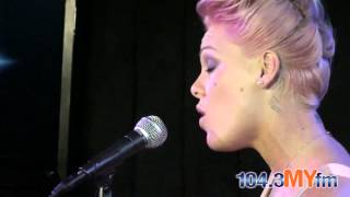 P!NK &quot;Perfect&quot; Live Acoustic