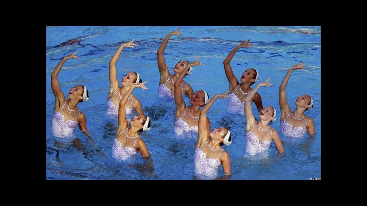 Танцуют синхронно. Синхронное плавание Атланта 1996. Синхронное плавание в 1900 году. Фигурное плавание.