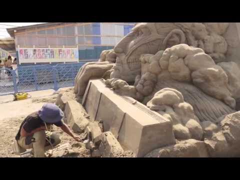 【進撃の巨人】江ノ島に巨大サンドアートが出現！【メイキング動画】