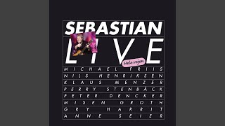 Video thumbnail of "Sebastian - Du Er Ikke Alene (Live)"