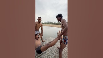 नदी में नहाने आ गए आज 😎