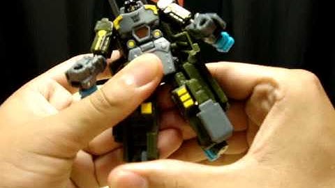 Power Core Combiners BOMBSHOCK with COMBATICONS: EmGo