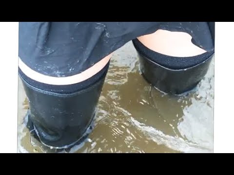 コスプレ+ニーハイレインブーツで水遊び cosplay boots water 2  (セーラーレオタード)