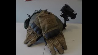Oakley Factory Pilot Gloves Review - YouTube