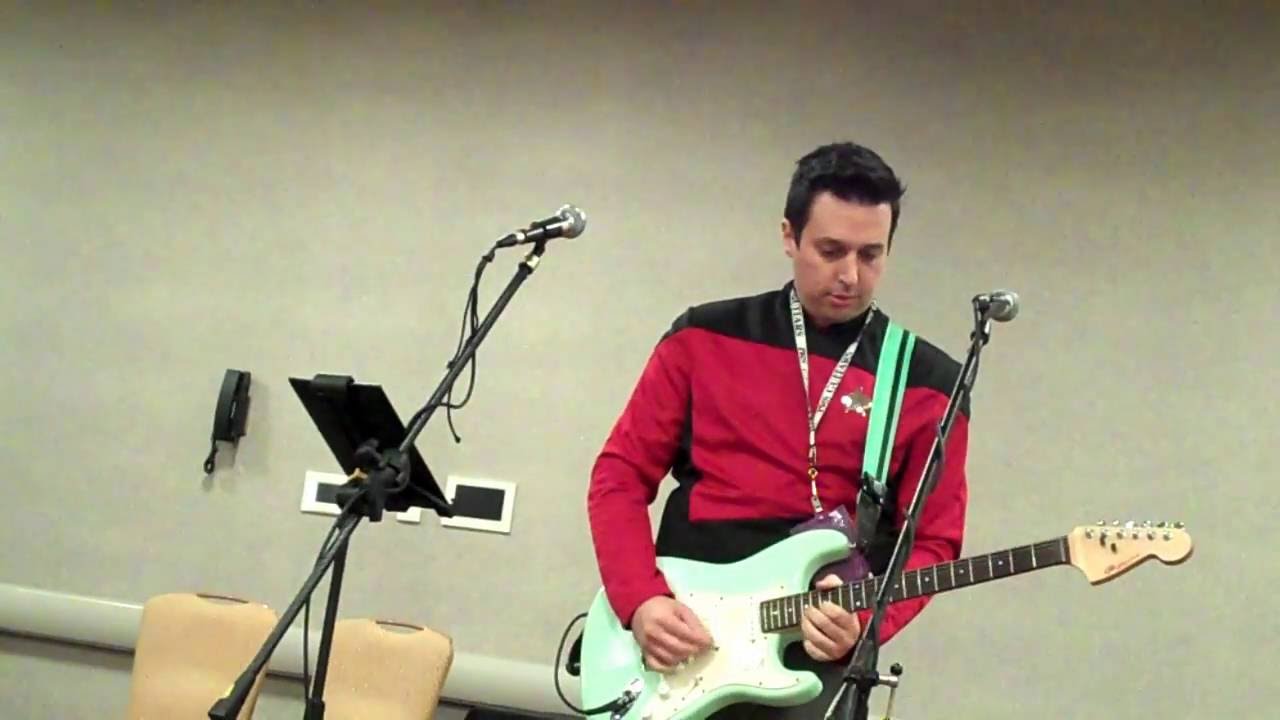 Trekkin' Across The Stars - live at DragonCon Filk Track 2016 - Nick Edelstein