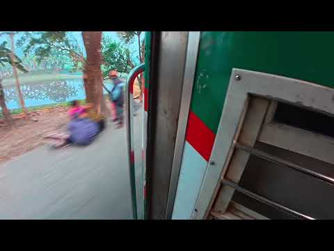 গুগল ম্যাপ দেখে, ক্যামেরা রেডি করতে করতেই, স্টেশন পার হয়ে গেছে 🤣