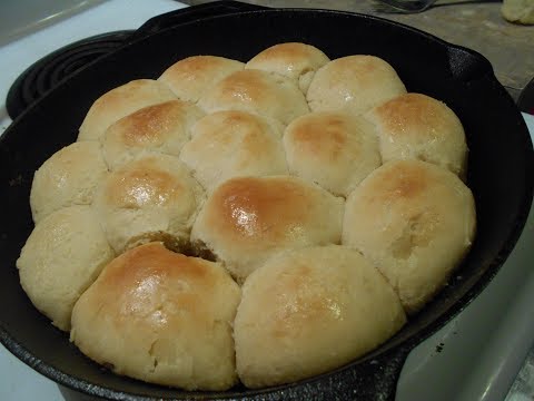 Mamaw's Dinner Rolls || Homemade Yeast Rolls