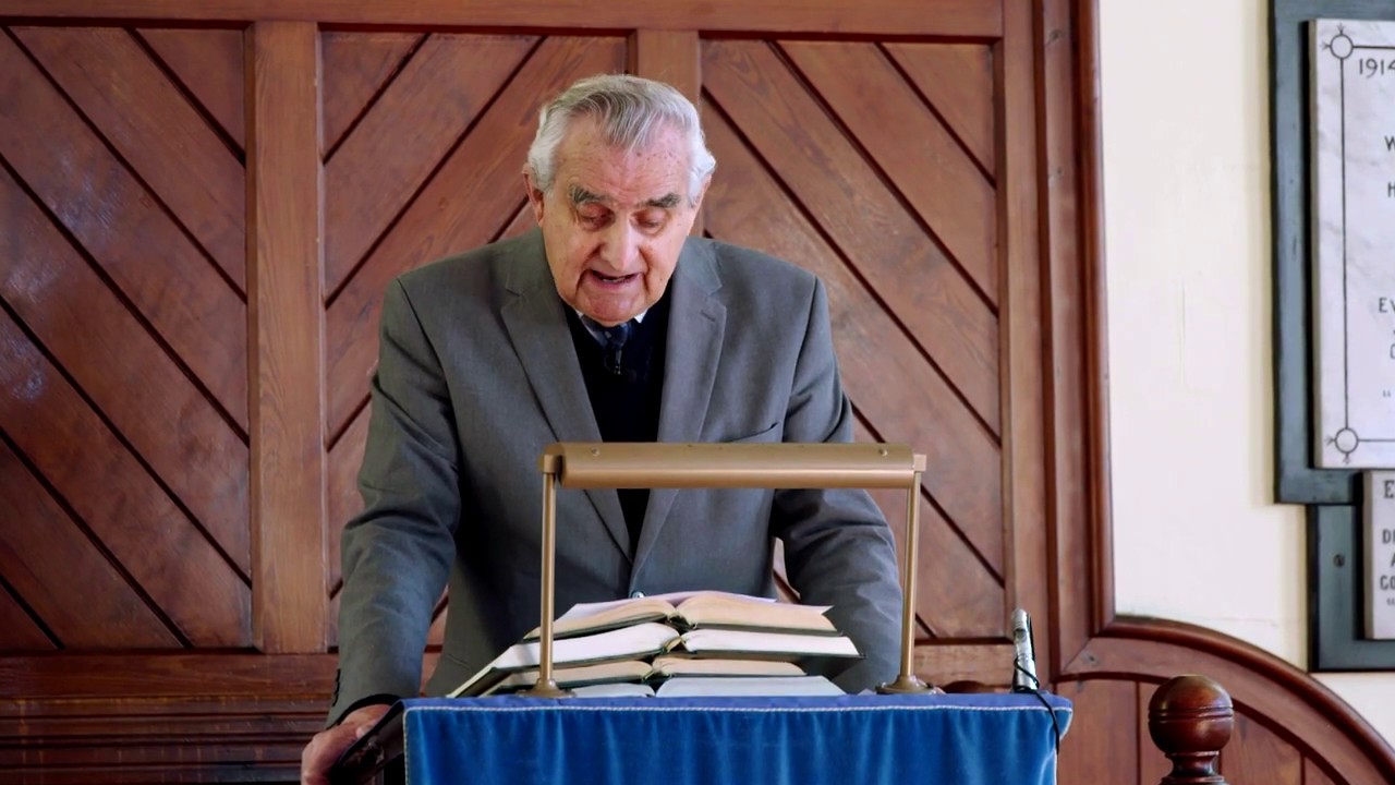 Gweddi: Y Parchedig John Gwilym Jones