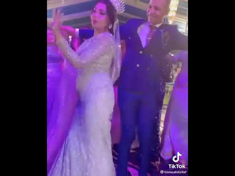 ونجيب رقاصه ليه لما احنا ممكن نقوم بالواجب يخربيت الجمدان اللي ف الدنيا كله 