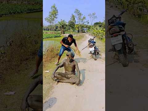 The man came from behind.#villagefunny520 #shorts #funny #comedy #trending #viralvideo #subscribe
