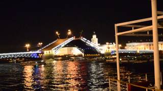 Развод мостов на Дворцовой площади май 2014 год Развод мостов на Дворцовой площади май 2014 год
